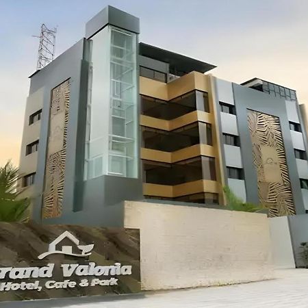 Hotel Grand Valonia Jembel Esterno foto