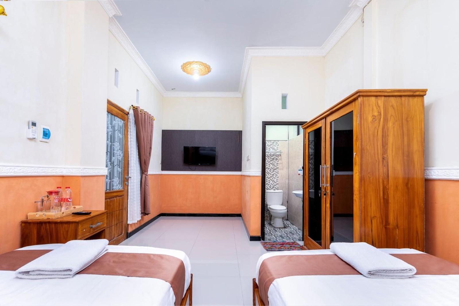 Hotel Grand Valonia Jembel Esterno foto